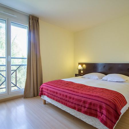 อาโดนี กร็อง เฌเนฟ เรซีด็อง เอ็กเซลซิเออร์ Aparthotel Veigy-Foncenex ภายนอก รูปภาพ