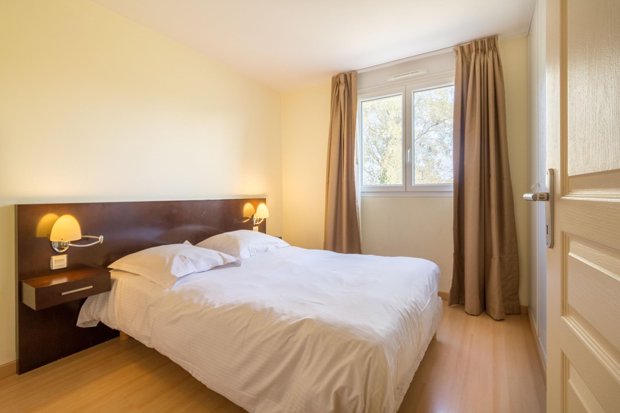 อาโดนี กร็อง เฌเนฟ เรซีด็อง เอ็กเซลซิเออร์ Aparthotel Veigy-Foncenex ภายนอก รูปภาพ
