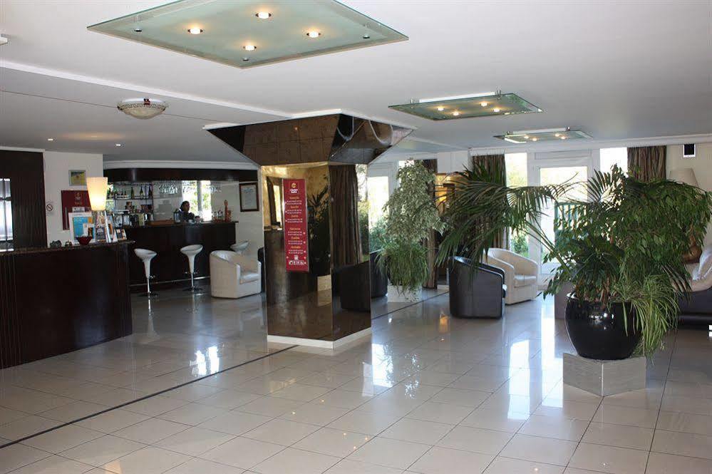อาโดนี กร็อง เฌเนฟ เรซีด็อง เอ็กเซลซิเออร์ Aparthotel Veigy-Foncenex ภายนอก รูปภาพ