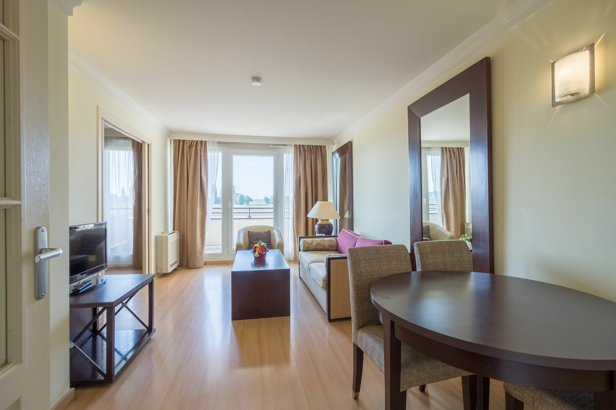 อาโดนี กร็อง เฌเนฟ เรซีด็อง เอ็กเซลซิเออร์ Aparthotel Veigy-Foncenex ภายนอก รูปภาพ
