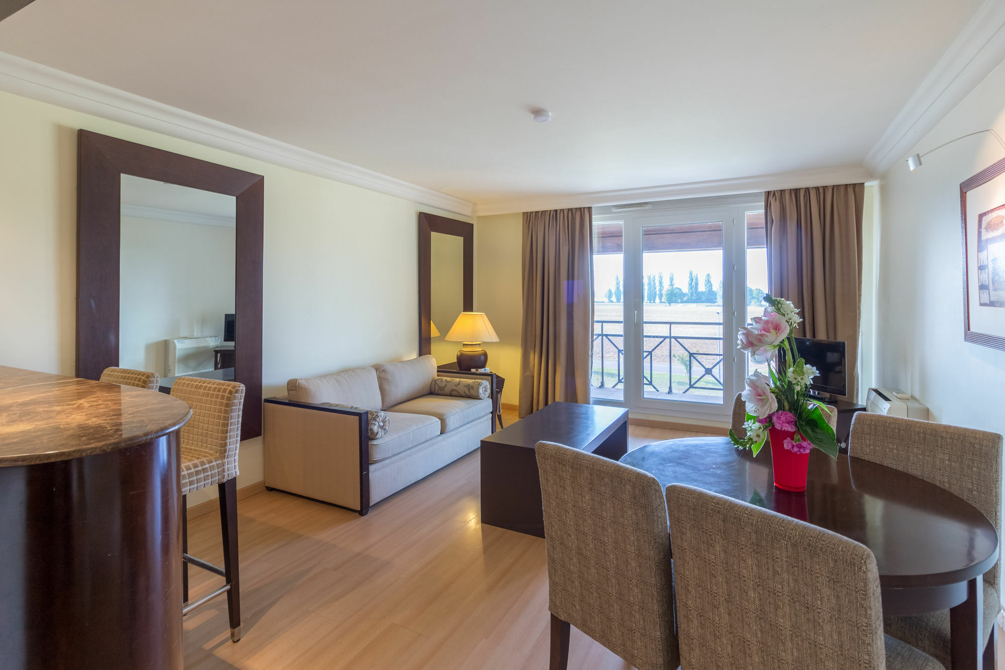 อาโดนี กร็อง เฌเนฟ เรซีด็อง เอ็กเซลซิเออร์ Aparthotel Veigy-Foncenex ภายนอก รูปภาพ